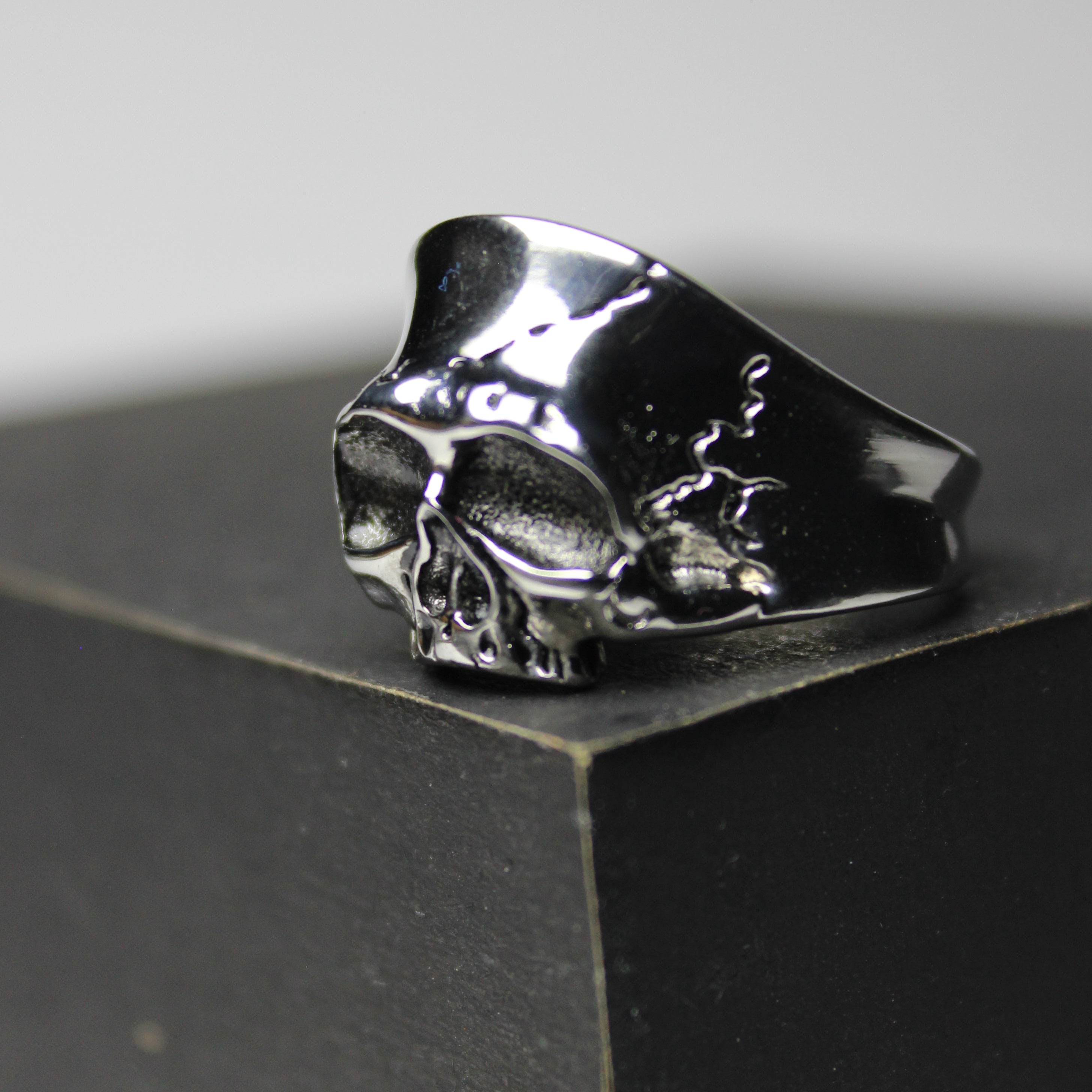 SKULL RING